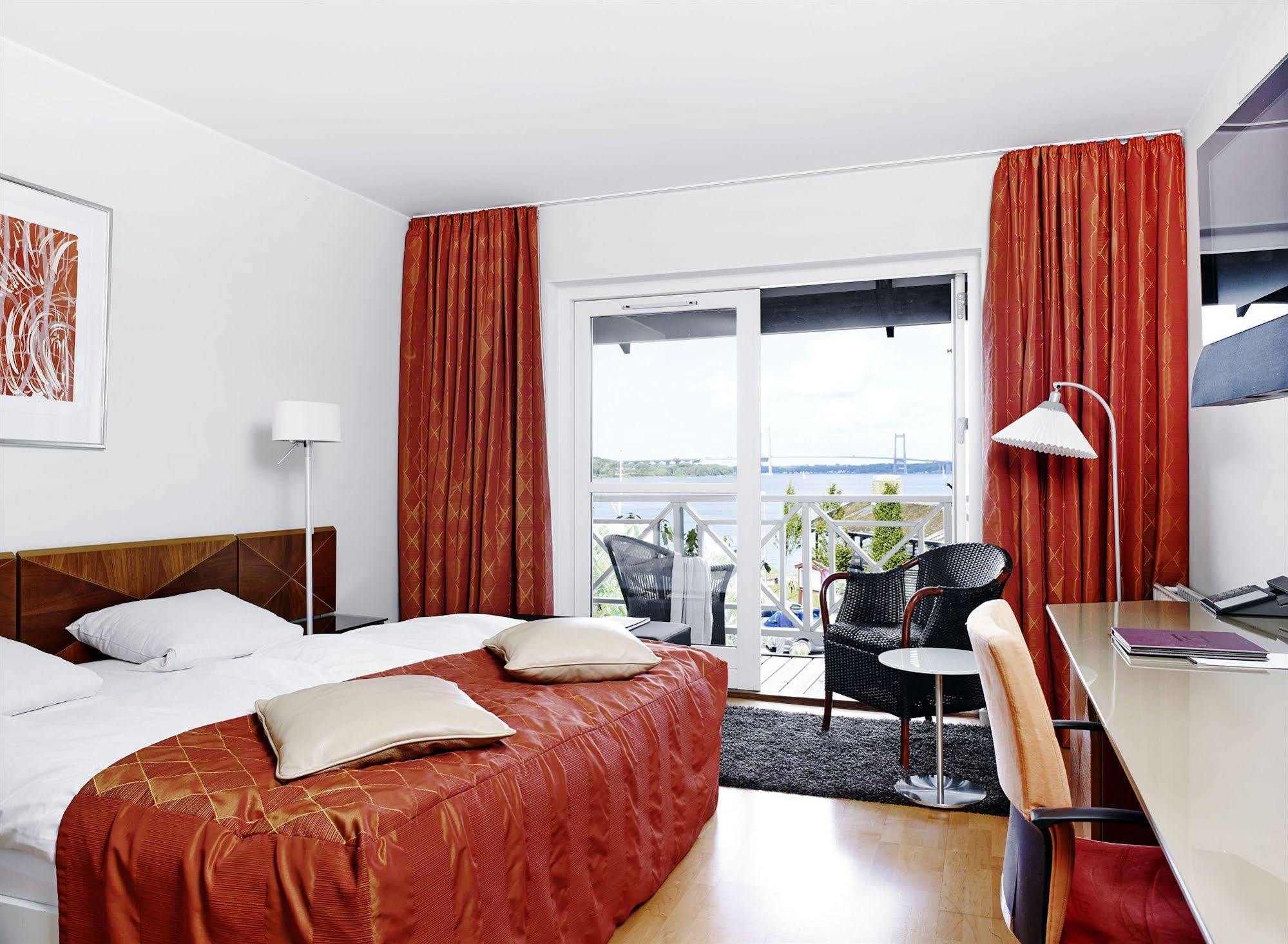 Comwell Kongebrogaarden Hotel Middelfart Exterior foto