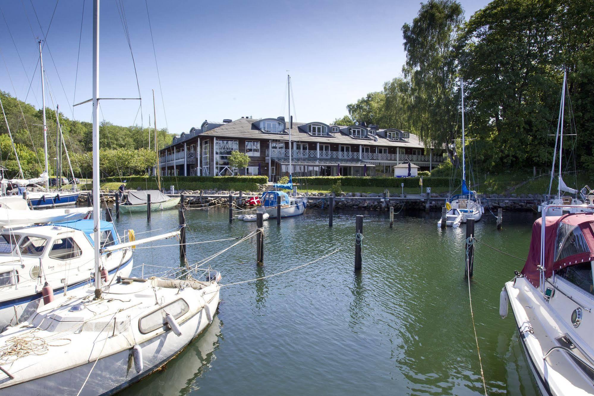 Comwell Kongebrogaarden Hotel Middelfart Exterior foto